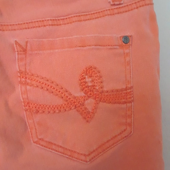 Orangish peach capris - Picture 3 of 5